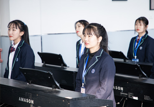F.jpg